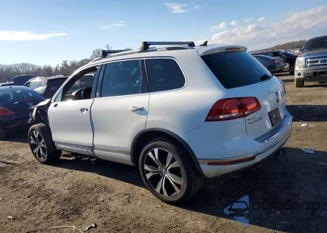 2017 Volkswagen Touareg Wolfsburg from USA, damaged, VIN WVGRF7BP7HD003227